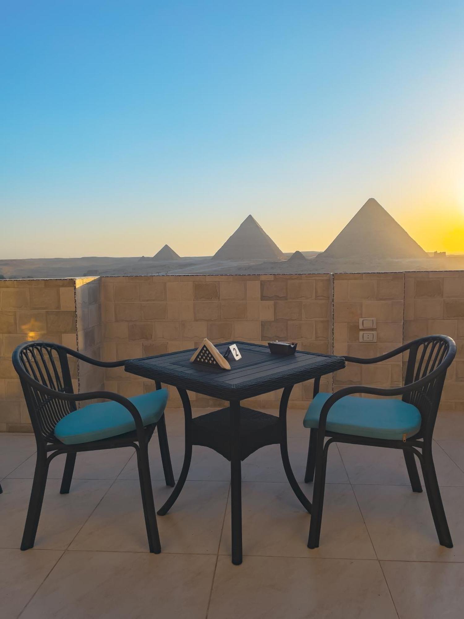 Jumeirah Pyramids View Inn Kafrat al Jabal Exterior photo