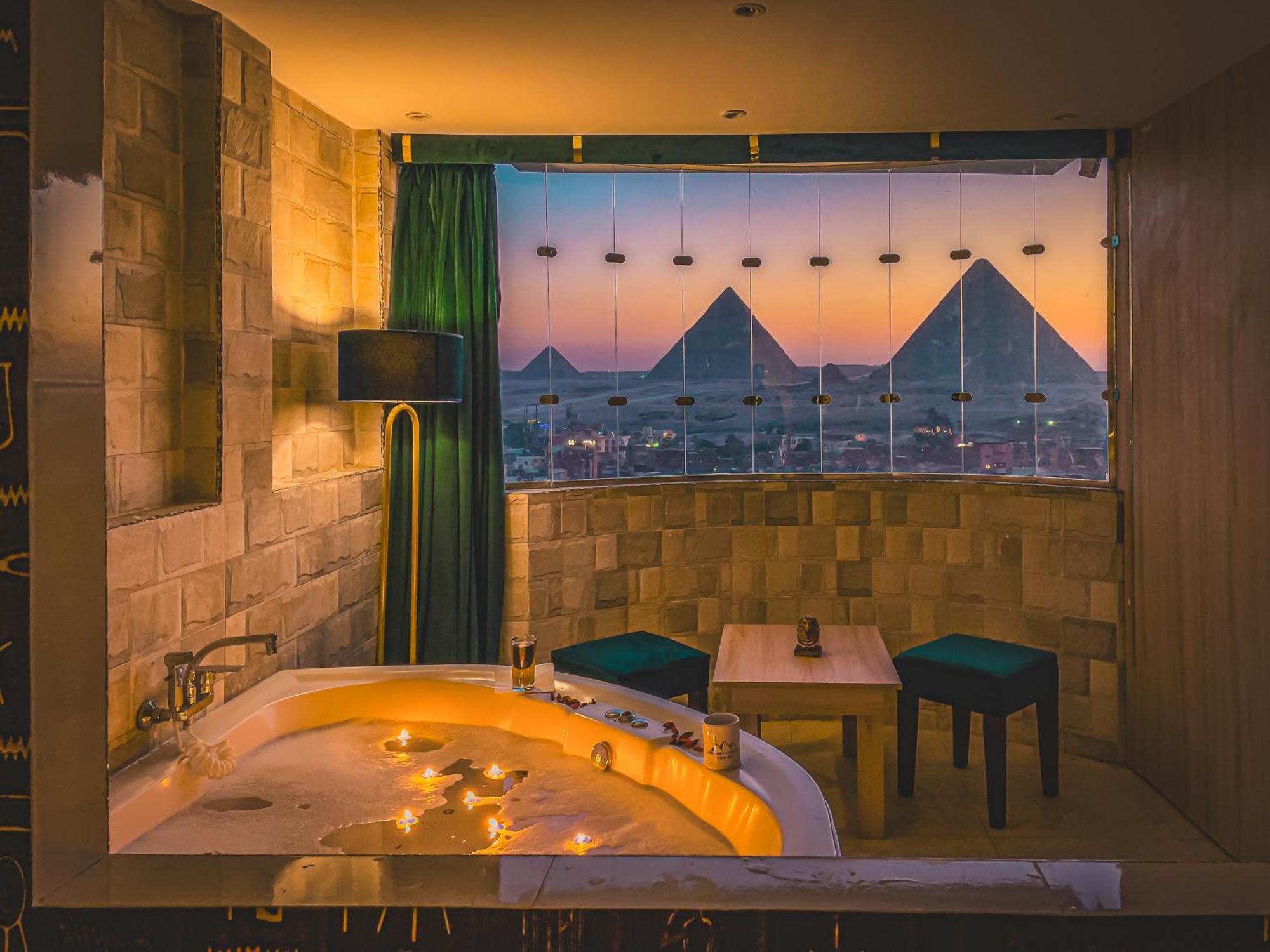 Jumeirah Pyramids View Inn Kafrat al Jabal Exterior photo