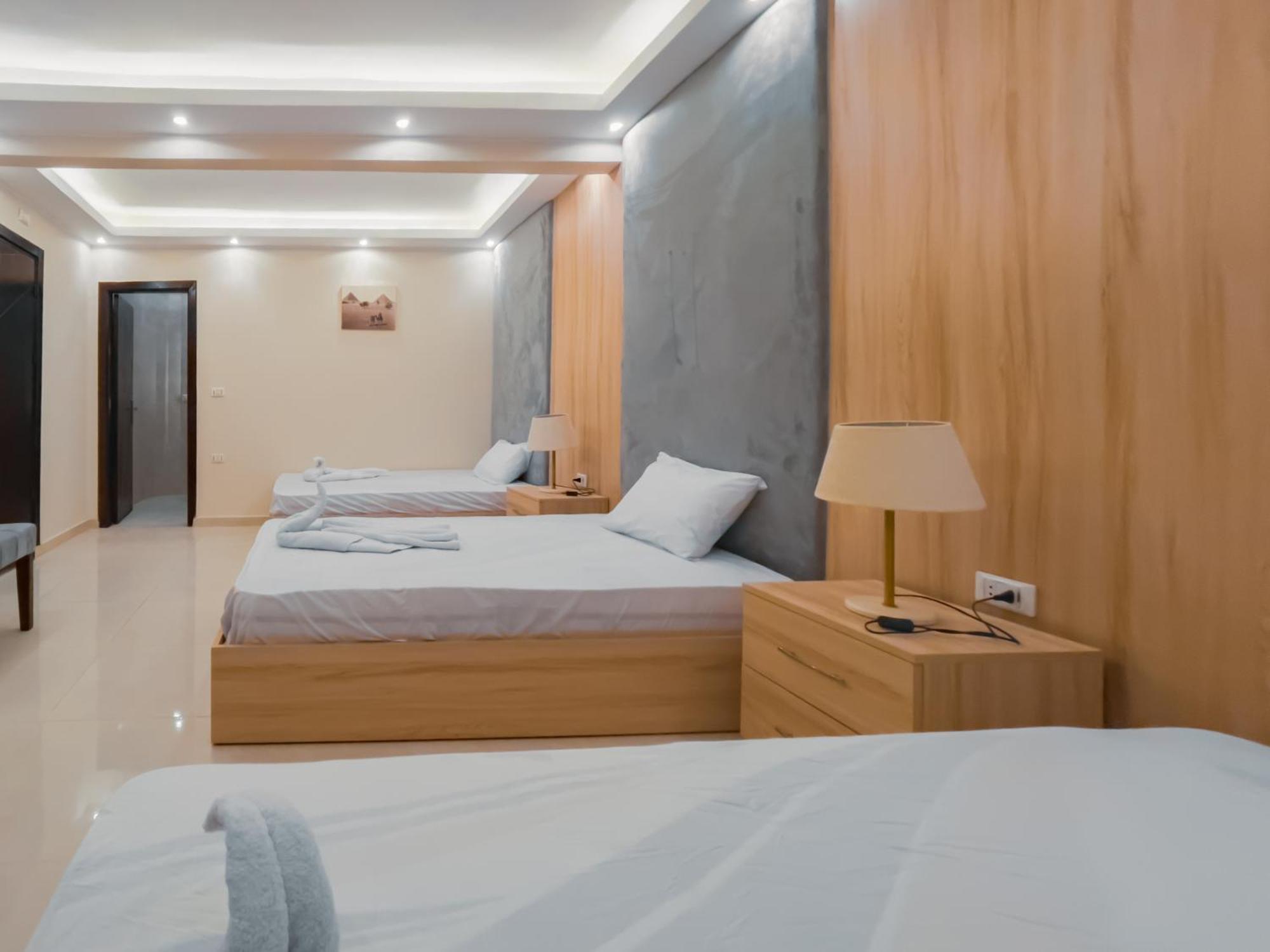Jumeirah Pyramids View Inn Kafrat al Jabal Exterior photo